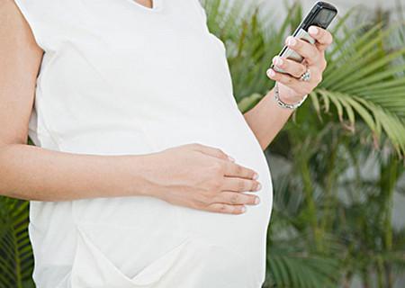 坐月子玩手机过久,容易患上腱鞘炎!